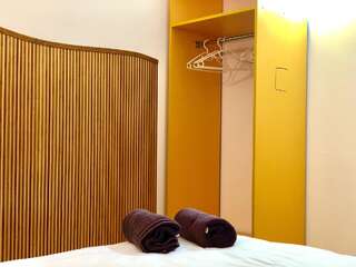 Хостелы COMPASS Station Hostel Львов Двухместный номер с 1 кроватью и общей ванной комнатой-5