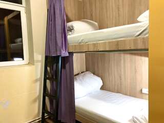 Хостелы COMPASS Station Hostel Львов Кровать в общем 6-местном номере для женщин-7